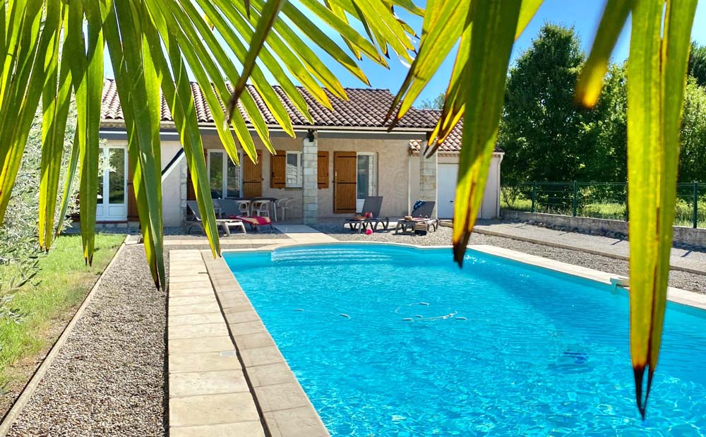 Villa Premium – Climatisée – Grande piscine privée – 3 Chambres – 2 Salles de Bain WC