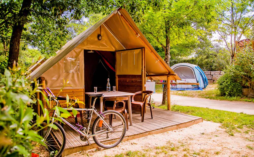 Canadian tent with terrace for 2-3 people