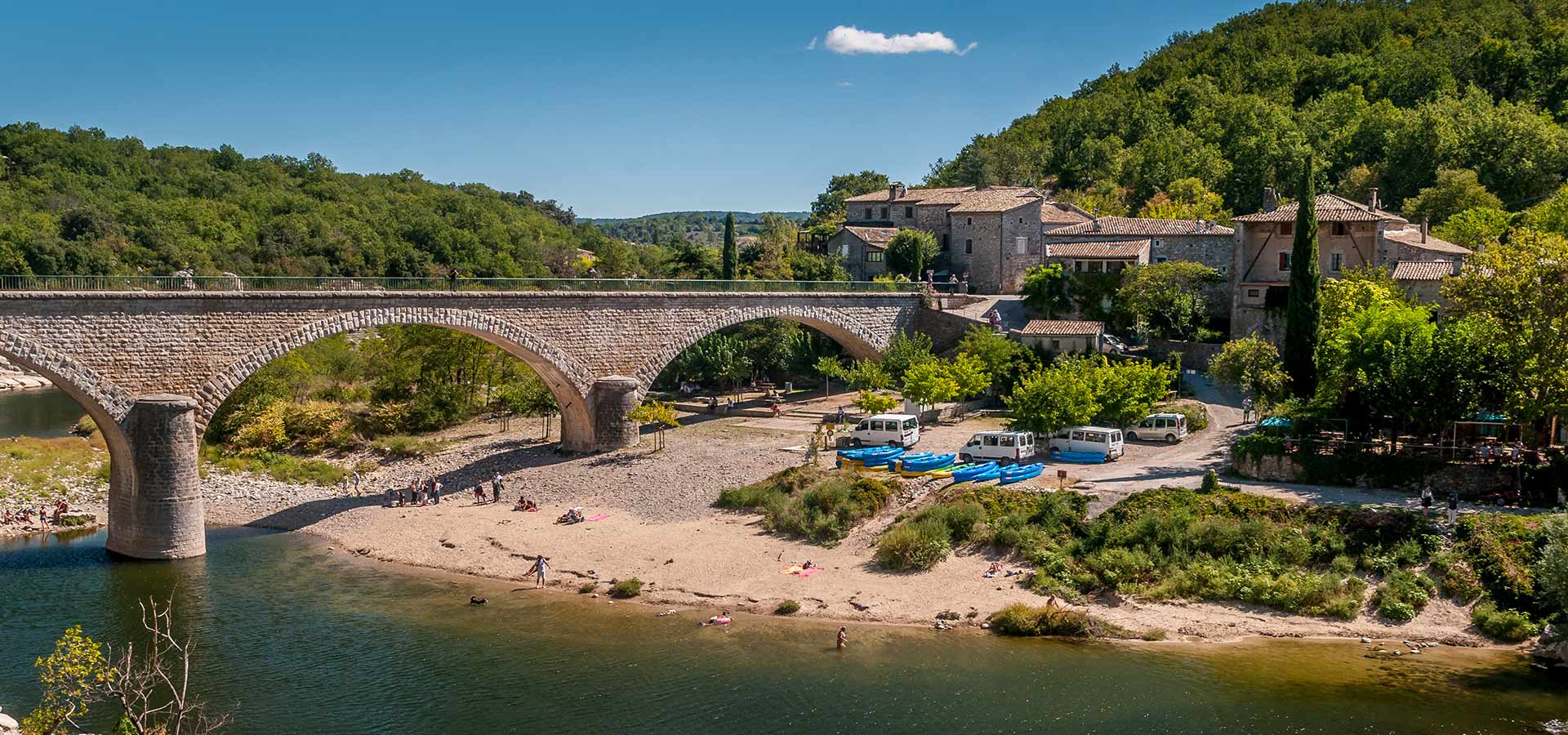 tourisme ruoms vacances ardeche