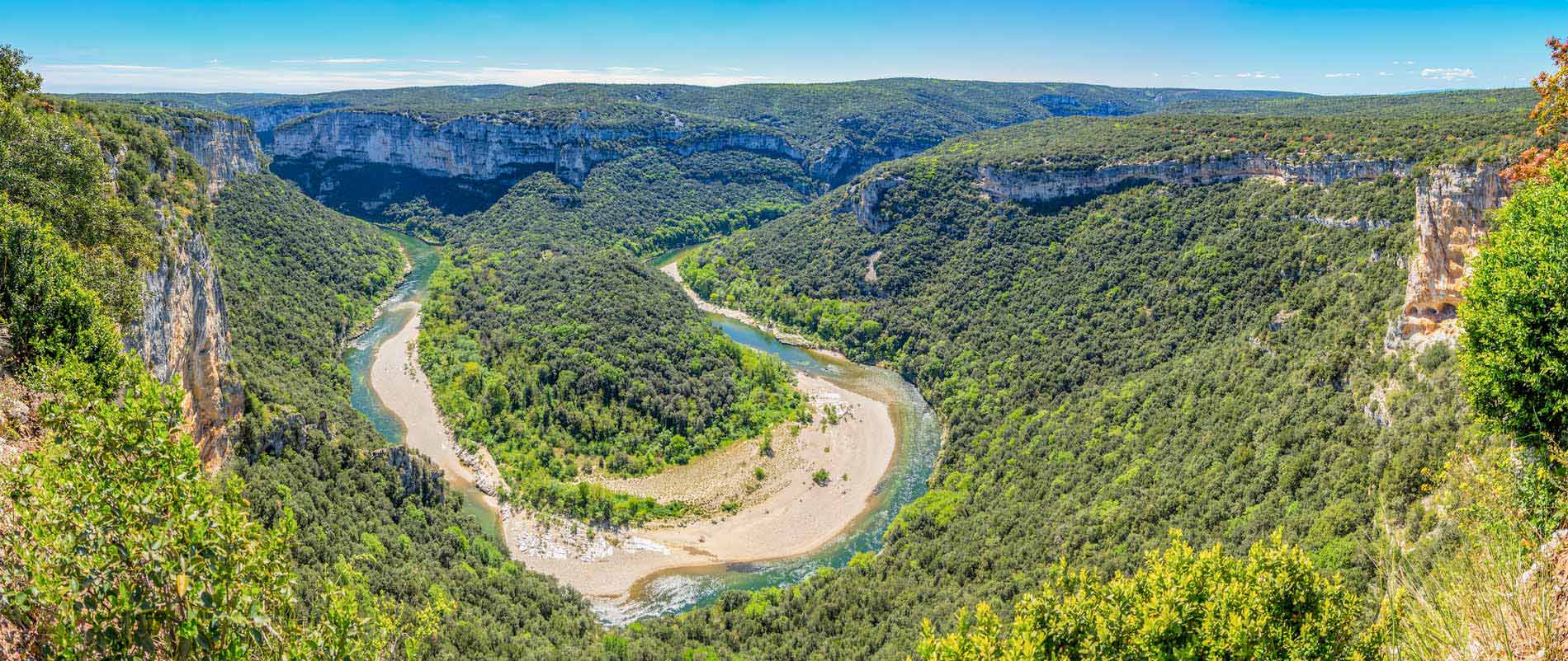 camping bord de riviere pradons